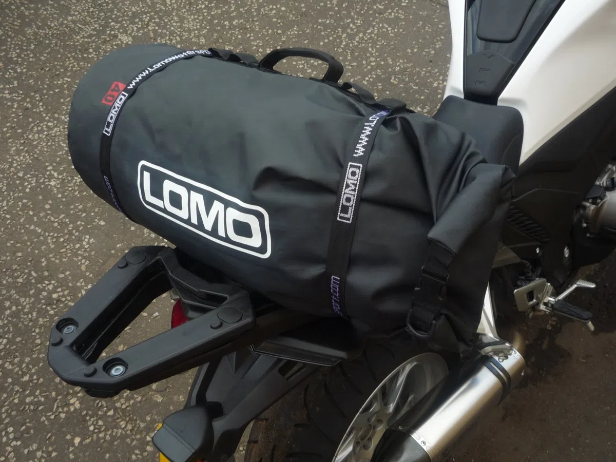 Lomo - Bolsa cilíndrica de 40 l impermeable, para moto, con cierre de cuerda elástica.