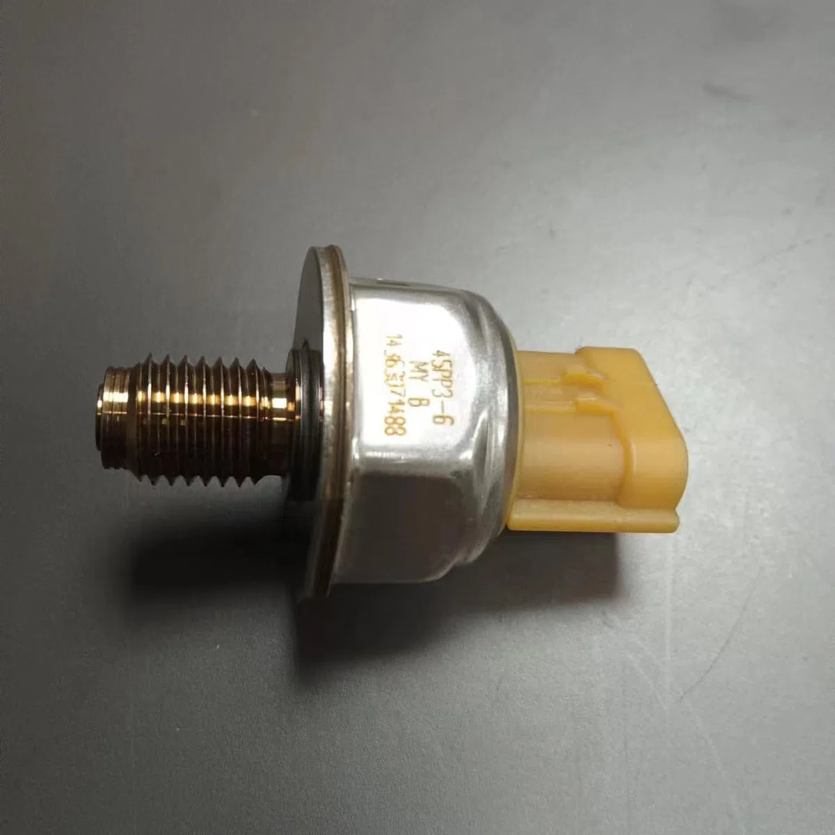 Sensor de presión de combustible del motor(Fuel pressure sensor) 45PP3-6 98178706 8-98178706-0