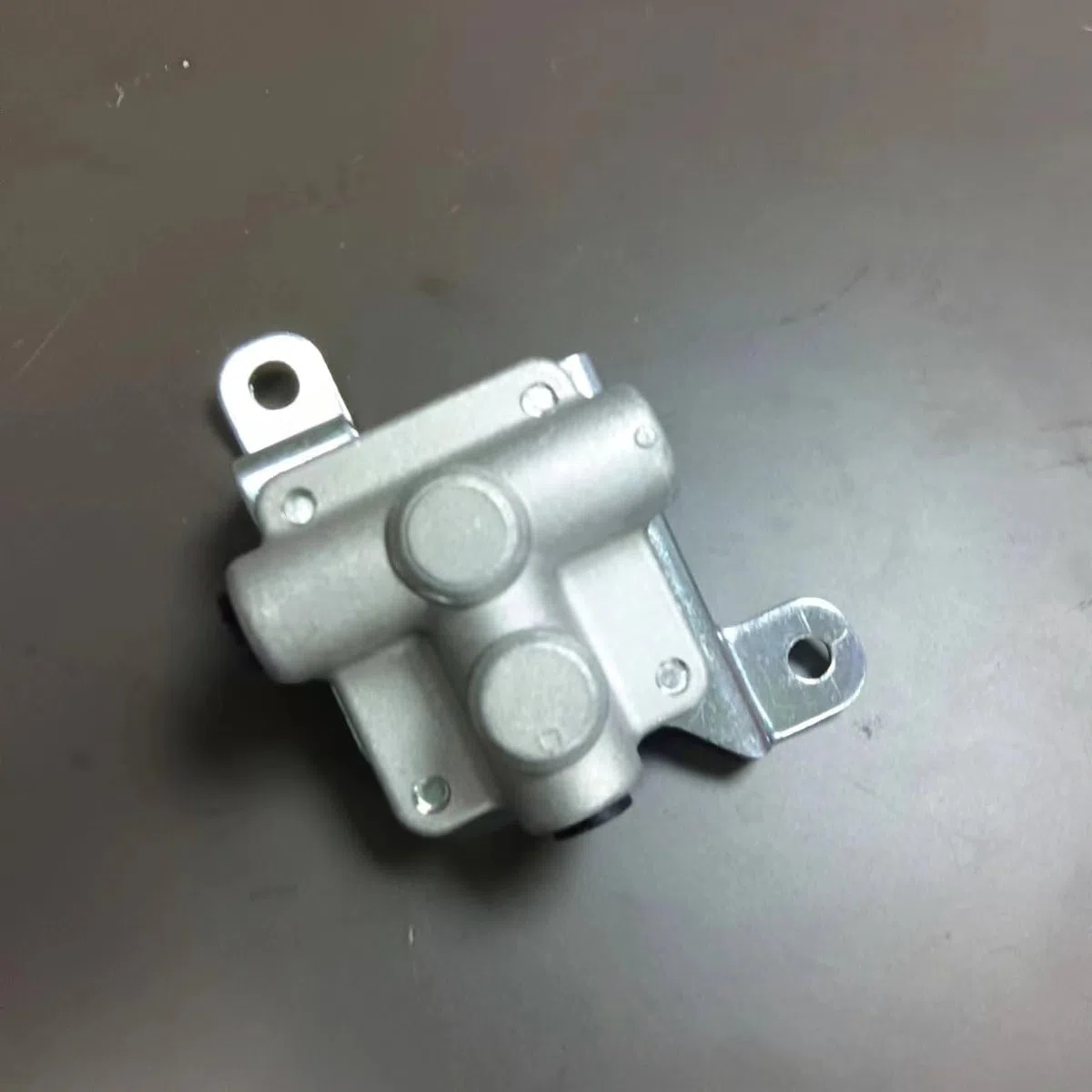 Brake Distribution Valve 31490-0K010
