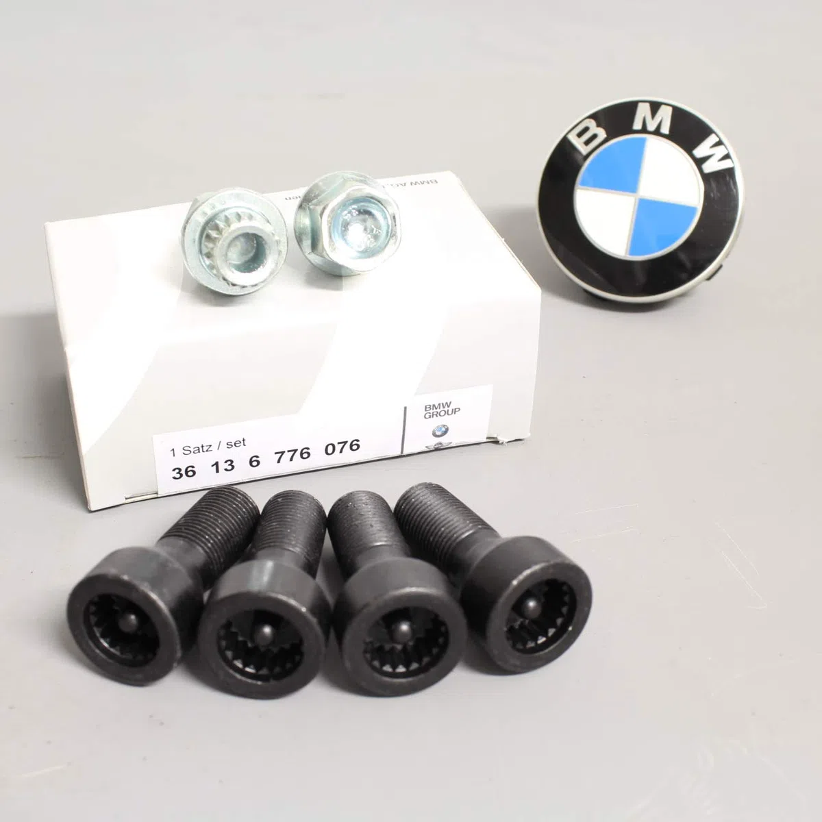 BMW 36136776076 - Juego de tornillos de rueda de bloqueo originales