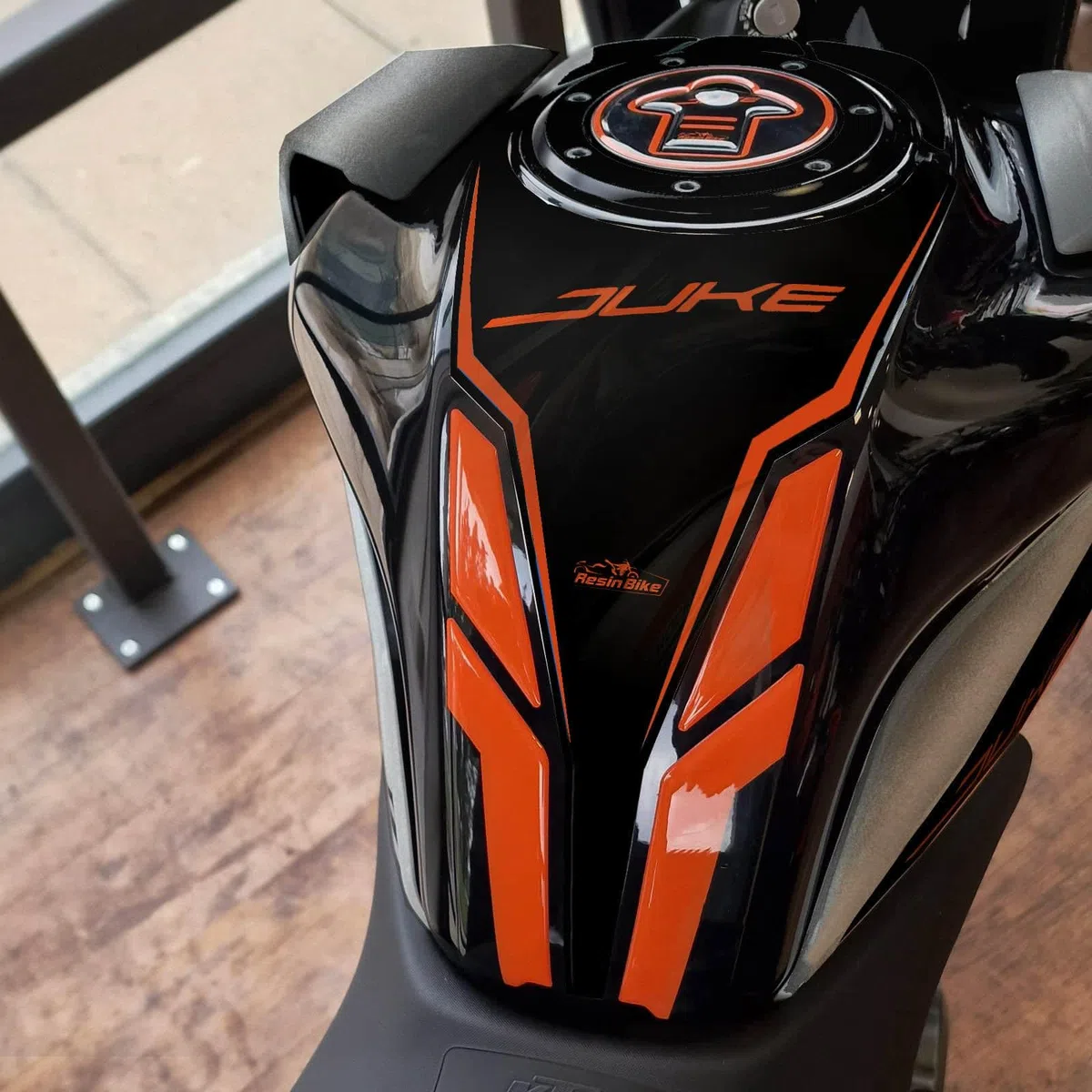 Resin Bike Adhesivos Moto Compatibles con KTM Duke 125 200 250 390 2021-2023. Protection de Tanque de Choques y Arañazos Moto. Pegatinas 3D Resinadas Made in Italy